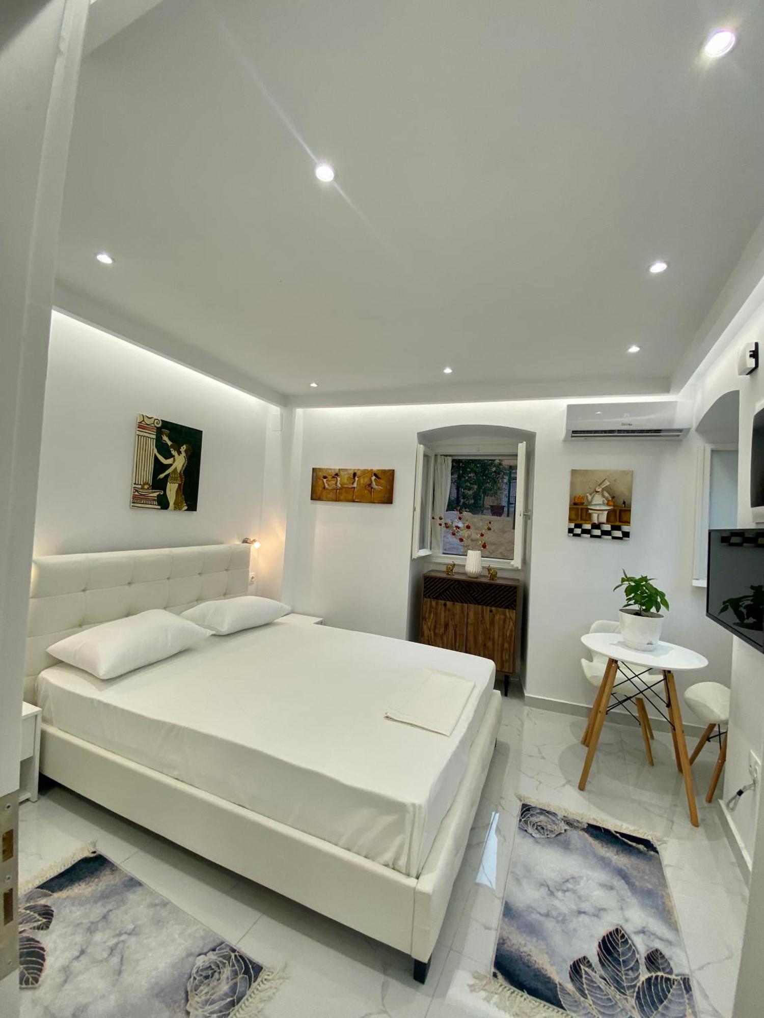 Corfu Port Art Studios מראה חיצוני תמונה